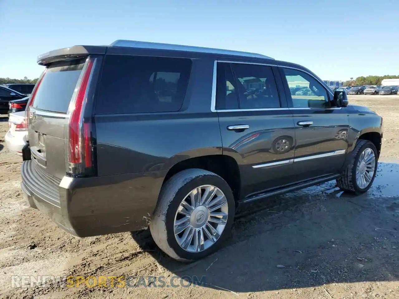 3 Photograph of a damaged car 1GYS3DKJ3LR236830 CADILLAC ESCALADE 2020
