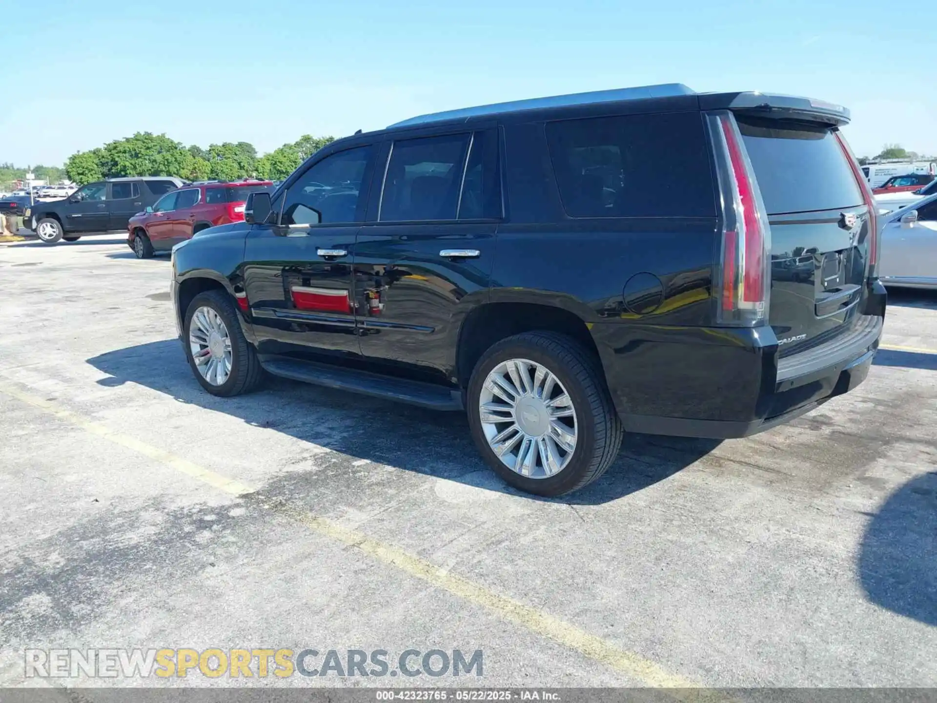 3 Photograph of a damaged car 1GYS4BKJ9LR287363 CADILLAC ESCALADE 2020