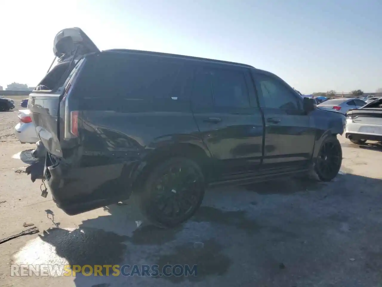3 Photograph of a damaged car 1GYS3FKL8MR243559 CADILLAC ESCALADE 2021