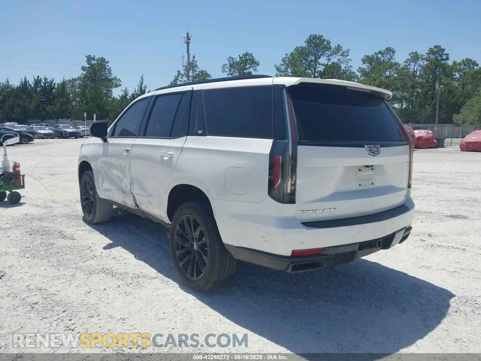 3 Photograph of a damaged car 1GYS3FKL8MR390593 CADILLAC ESCALADE 2021