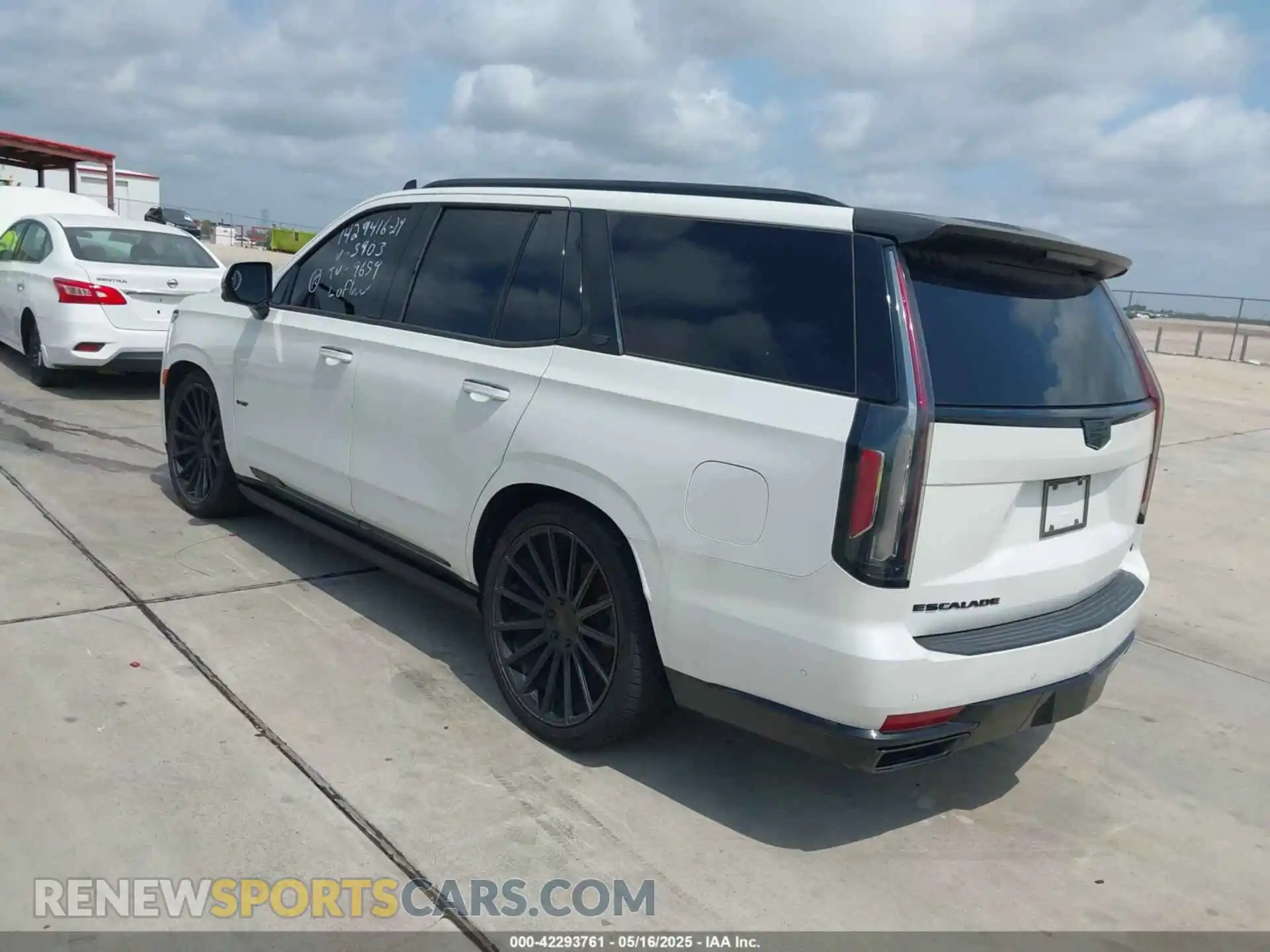 3 Photograph of a damaged car 1GYS3FKLXMR339659 CADILLAC ESCALADE 2021