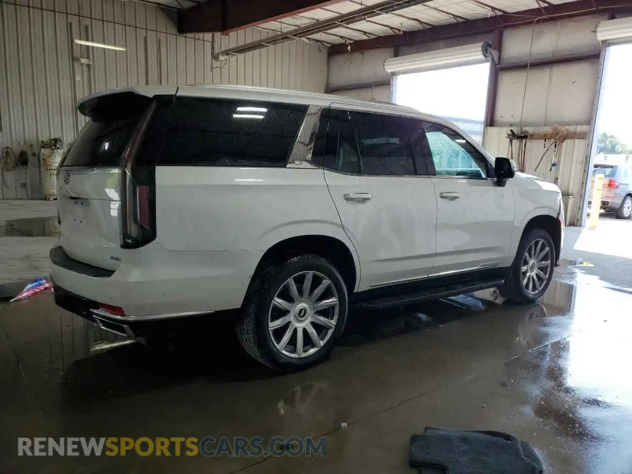 3 Photograph of a damaged car 1GYS4DKL9MR443397 CADILLAC ESCALADE 2021