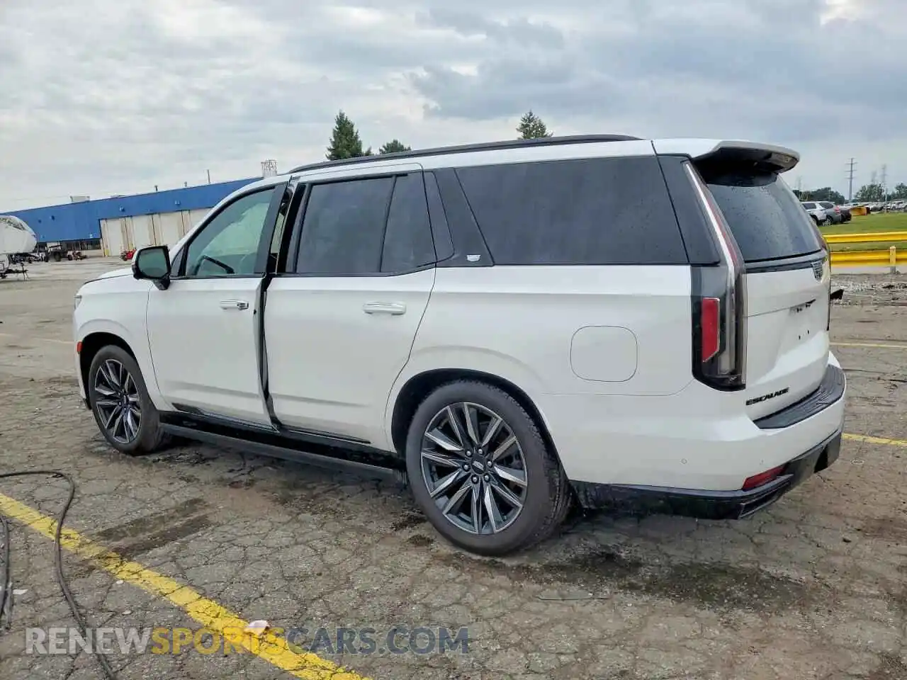 2 fotografías del automóvil dañado 1GYS4FKLXMR375798 CADILLAC ESCALADE 2021