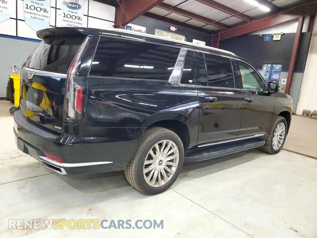 3 Photograph of a damaged car 1GYS4LKL8MR166512 CADILLAC ESCALADE 2021
