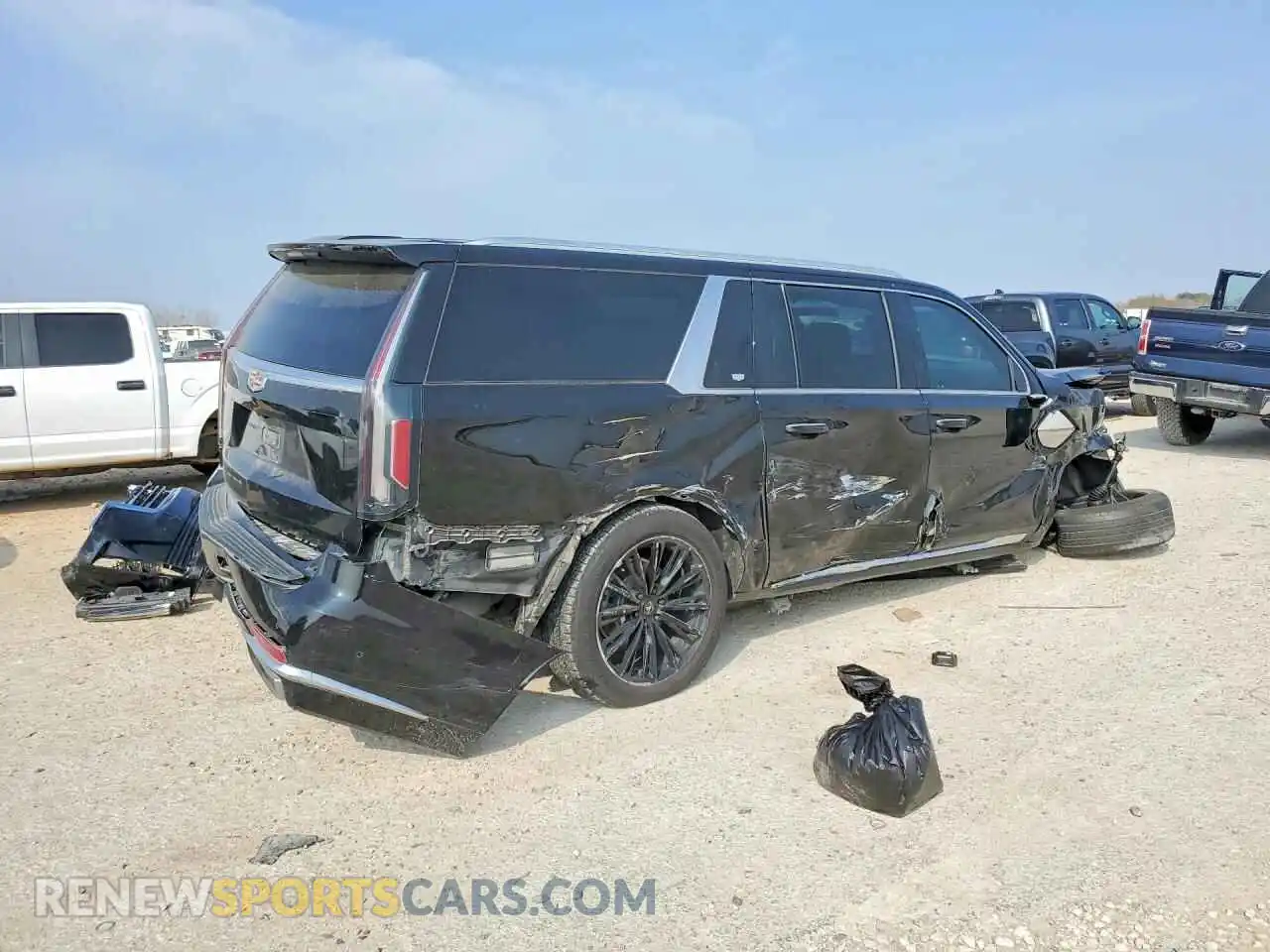 3 Photograph of a damaged car 1GYS4MKL6MR259485 CADILLAC ESCALADE 2021