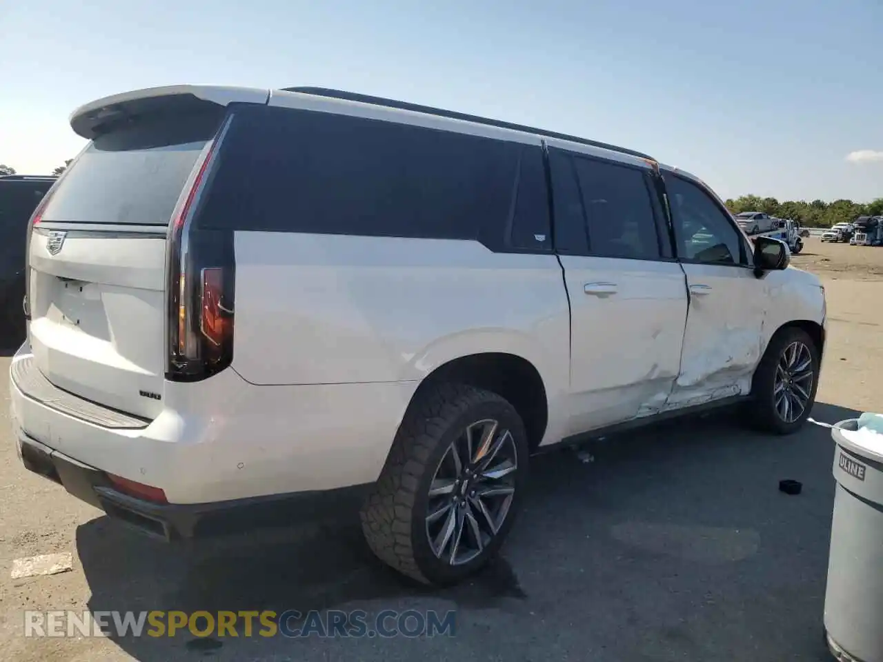 3 Photograph of a damaged car 1GYS4PKL9MR204286 CADILLAC ESCALADE 2021