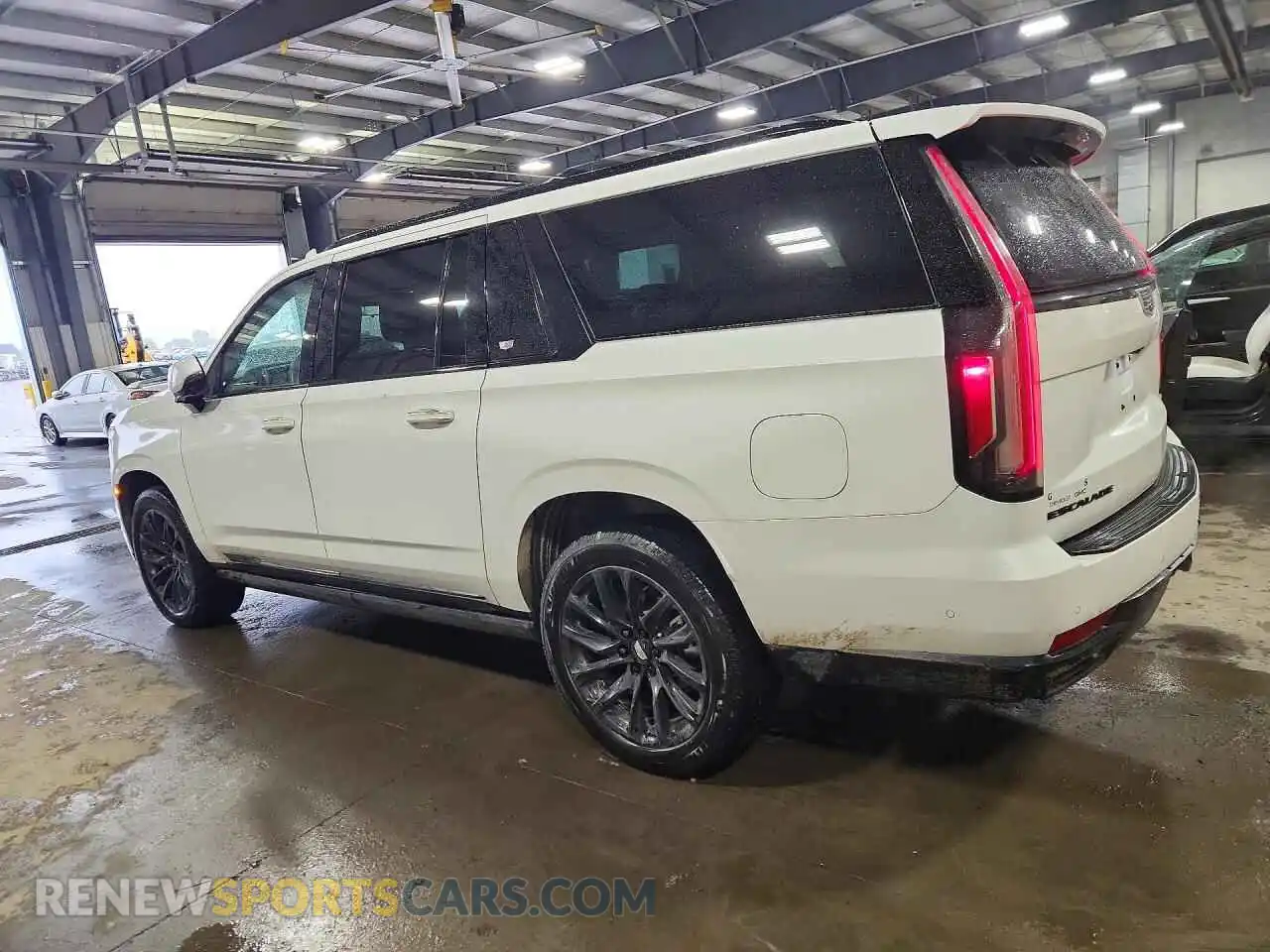 2 fotografías del automóvil dañado 1GYS4RKL2MR437387 CADILLAC ESCALADE 2021