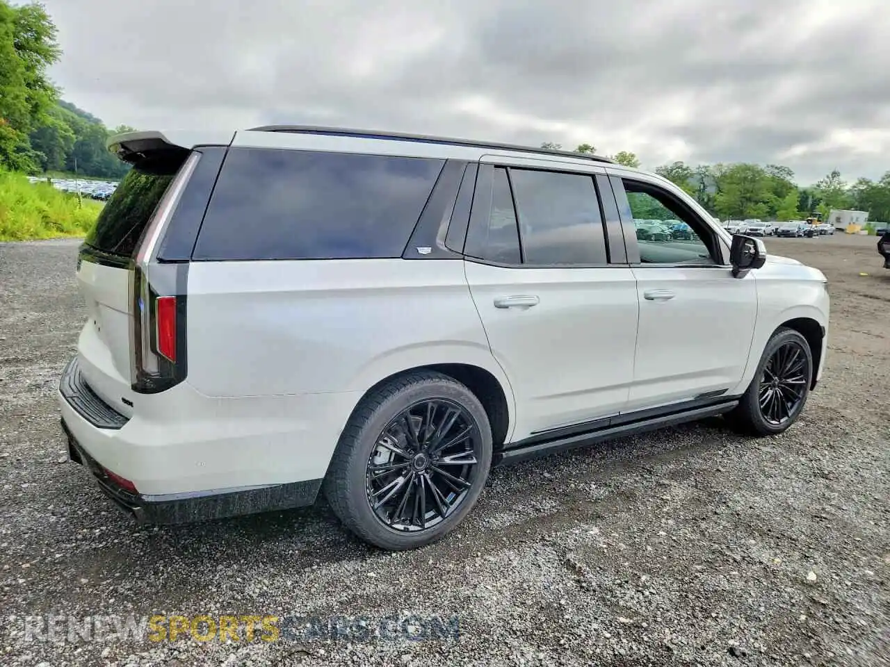 3 Photograph of a damaged car 1GYS4FKLXNR135474 CADILLAC ESCALADE 2022