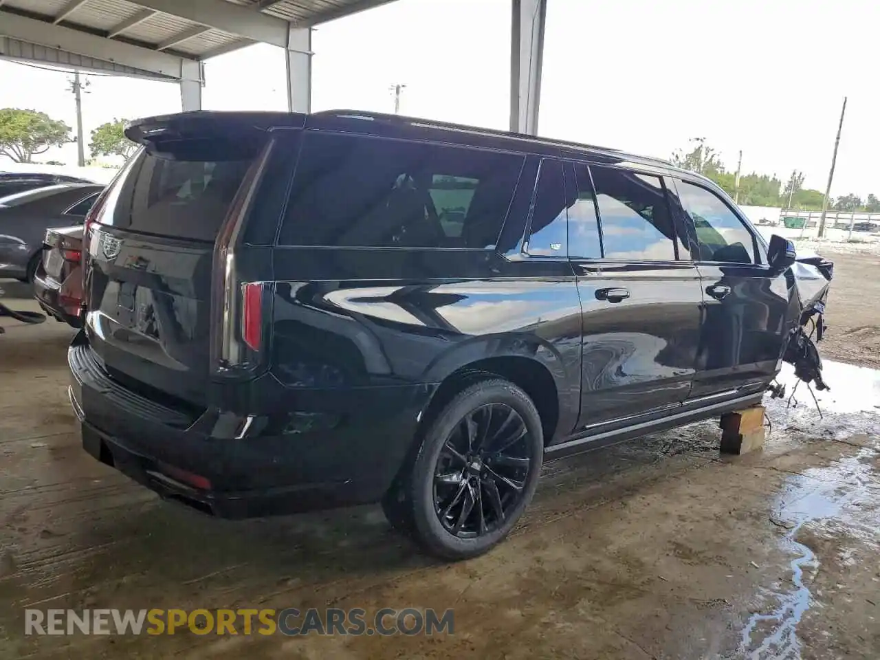 3 Photograph of a damaged car 1GYS4PKL3PR152075 CADILLAC ESCALADE 2023