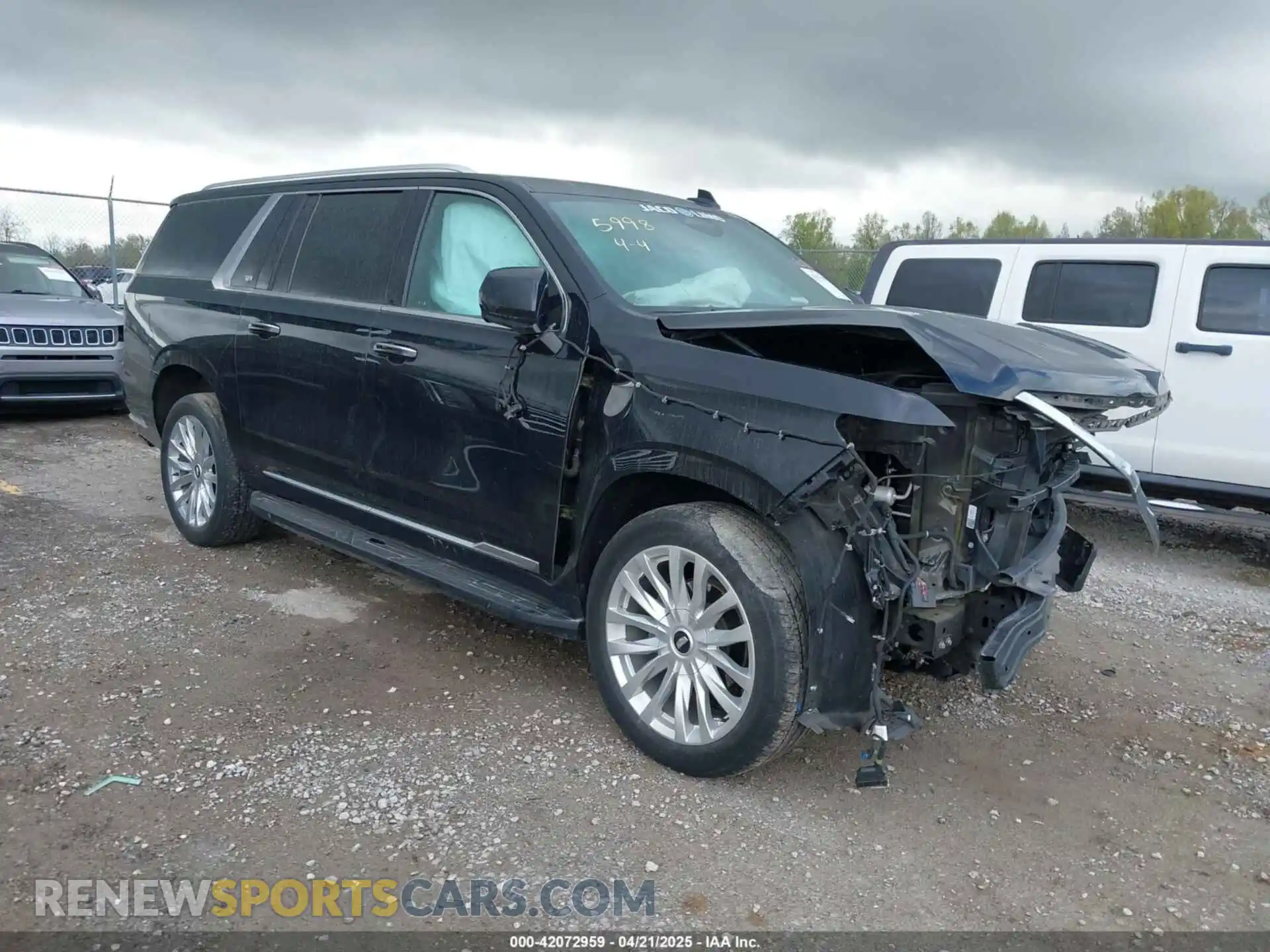 1 Photograph of a damaged car 1GYS4JKL2MR355998 CADILLAC ESCALADE ESV 2021