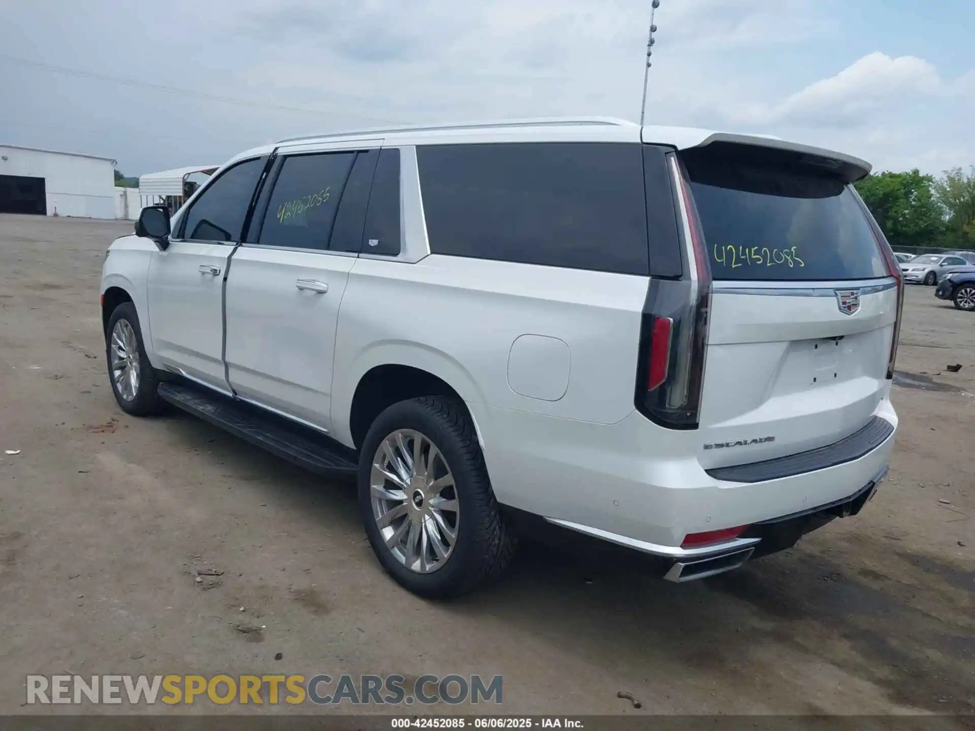 3 Photograph of a damaged car 1GYS4KKL4MR313953 CADILLAC ESCALADE ESV 2021