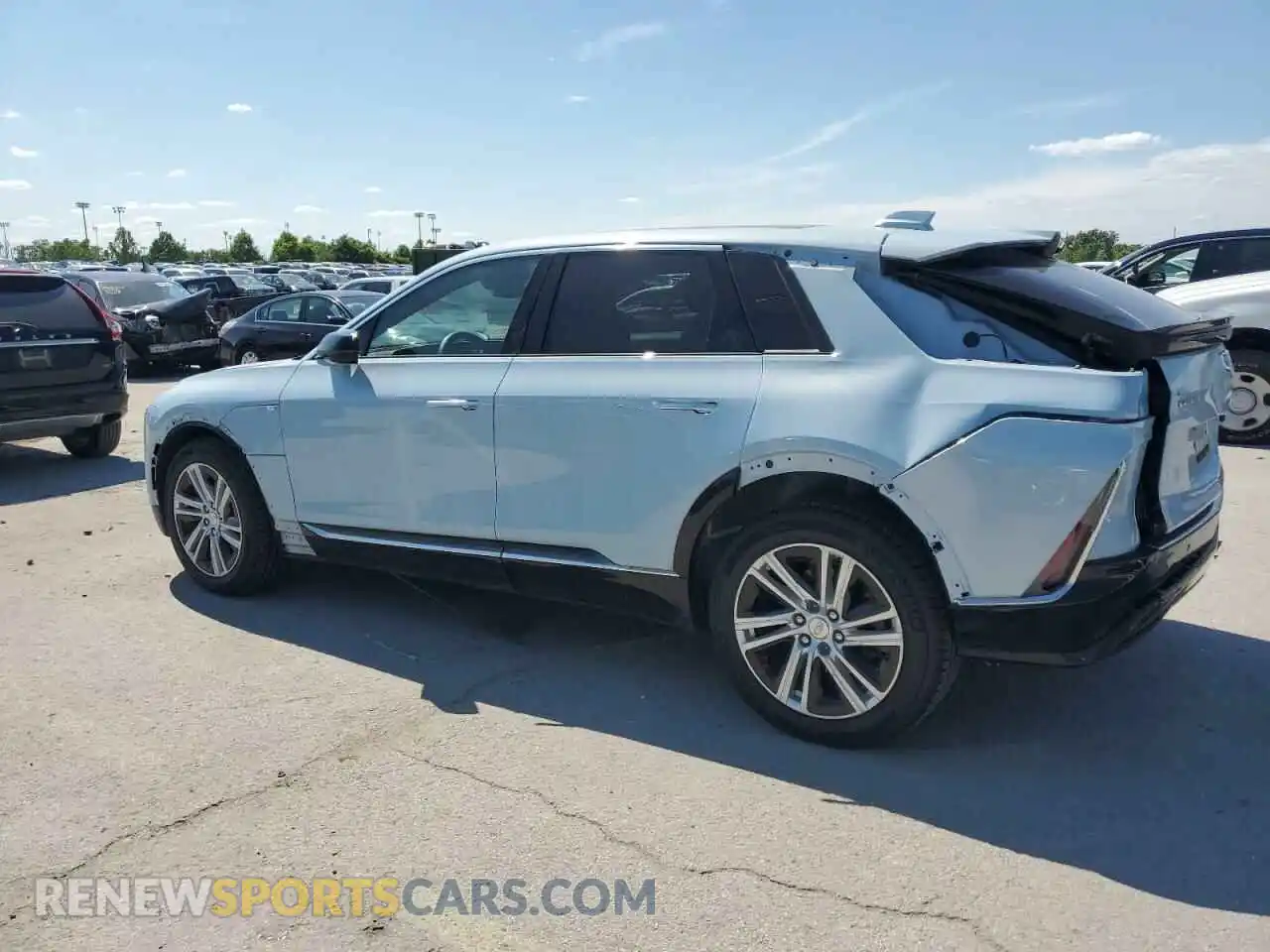 2 fotografías del automóvil dañado 1GYKPMRLXRZ138186 CADILLAC LYRIQ TECH 2024