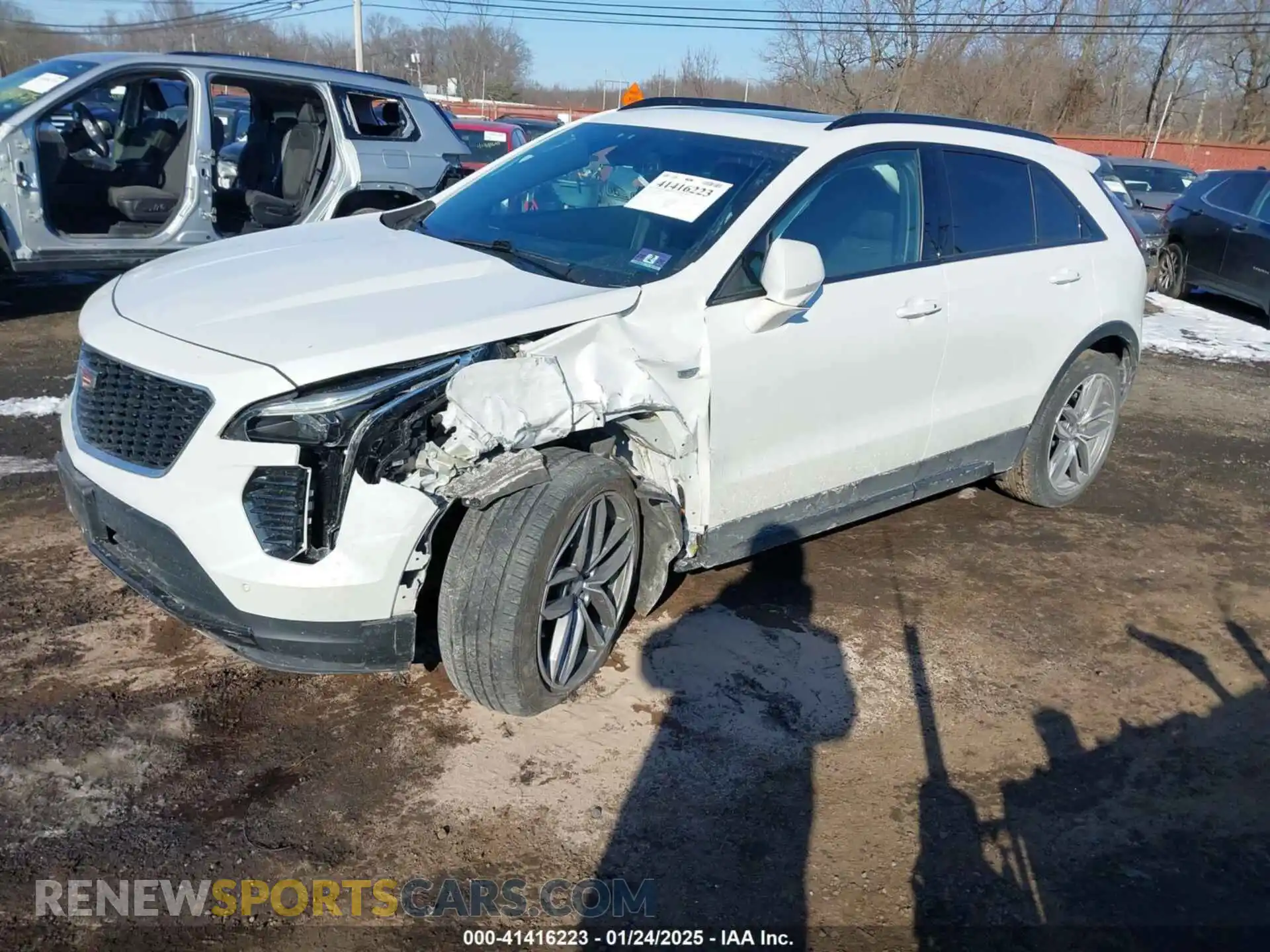 2 fotografías del automóvil dañado 1GYFZER49KF142425 CADILLAC XT4 2019
