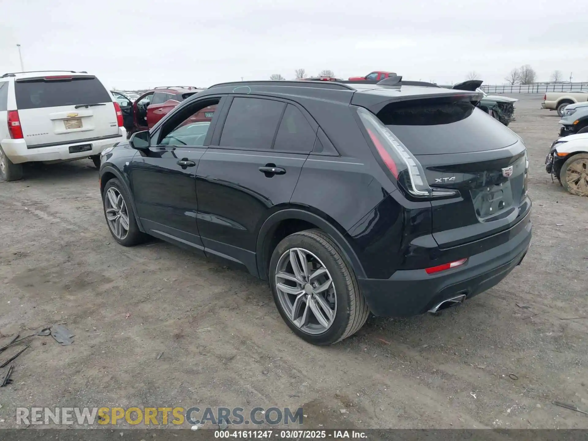 3 Фотография поврежденного автомобиля 1GYFZER49KF178096 CADILLAC XT4 2019