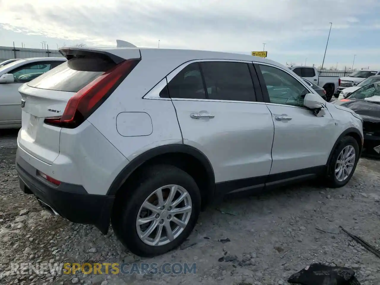 3 Photograph of a damaged car 1GYFZBR42LF133016 CADILLAC XT4 2020