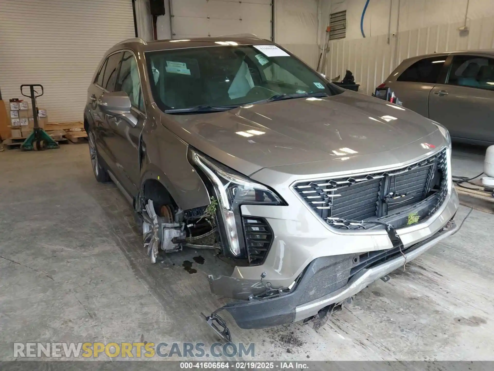 1 Фотография поврежденного автомобиля 1GYFZDR49LF015590 CADILLAC XT4 2020