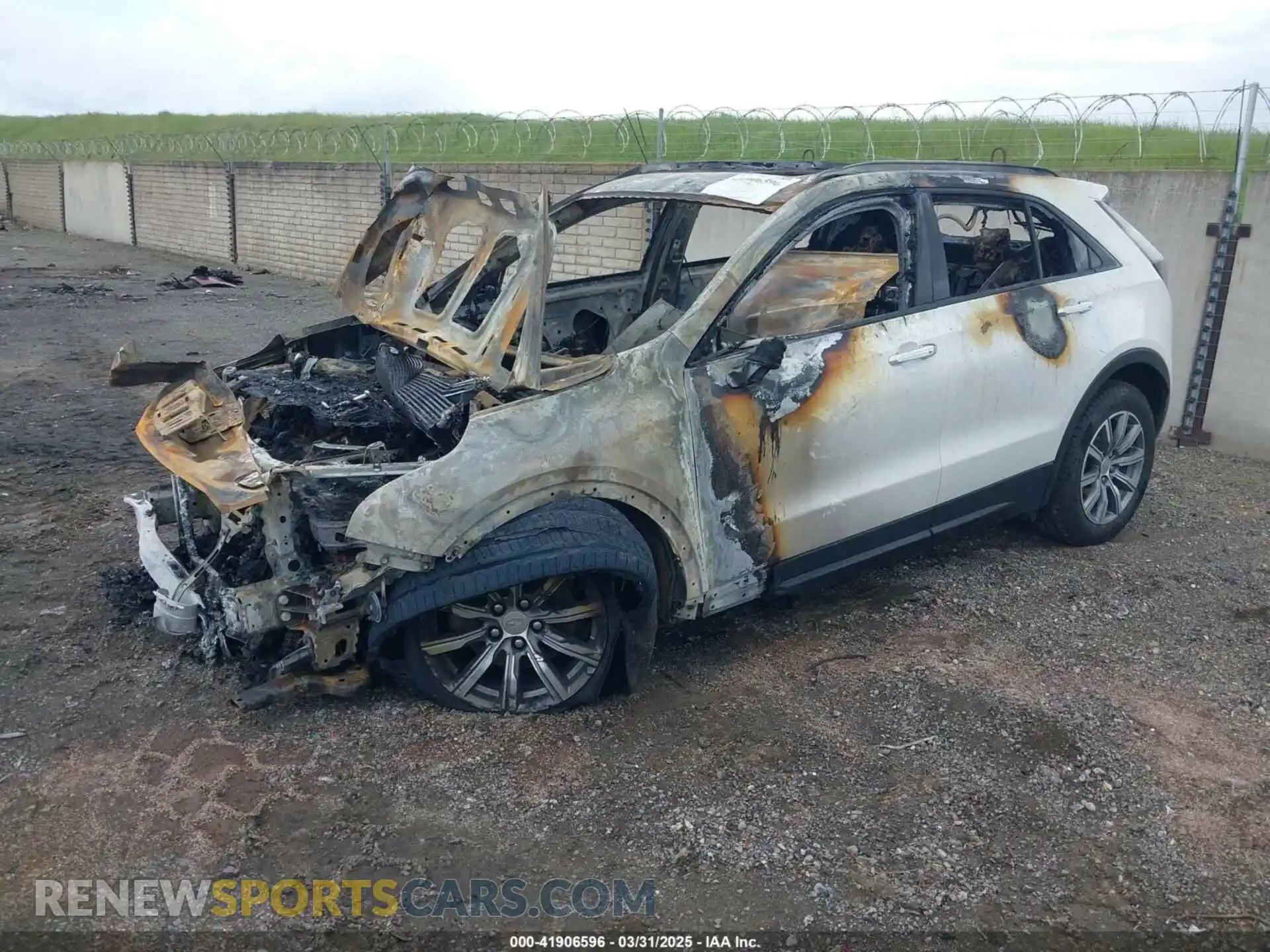 2 Photograph of a damaged car 1GYFZER44LF029323 CADILLAC XT4 2020