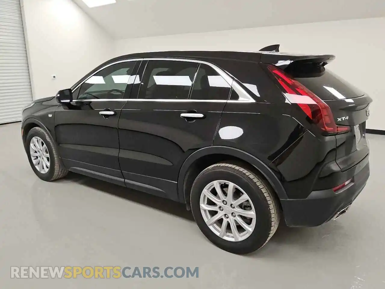 2 Photograph of a damaged car 1GYAZAR43MF047865 CADILLAC XT4 2021