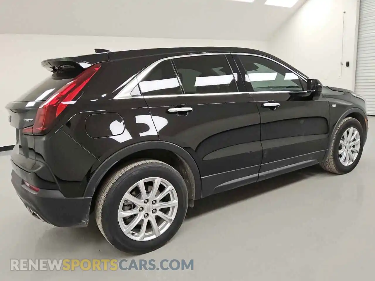 3 Photograph of a damaged car 1GYAZAR43MF047865 CADILLAC XT4 2021