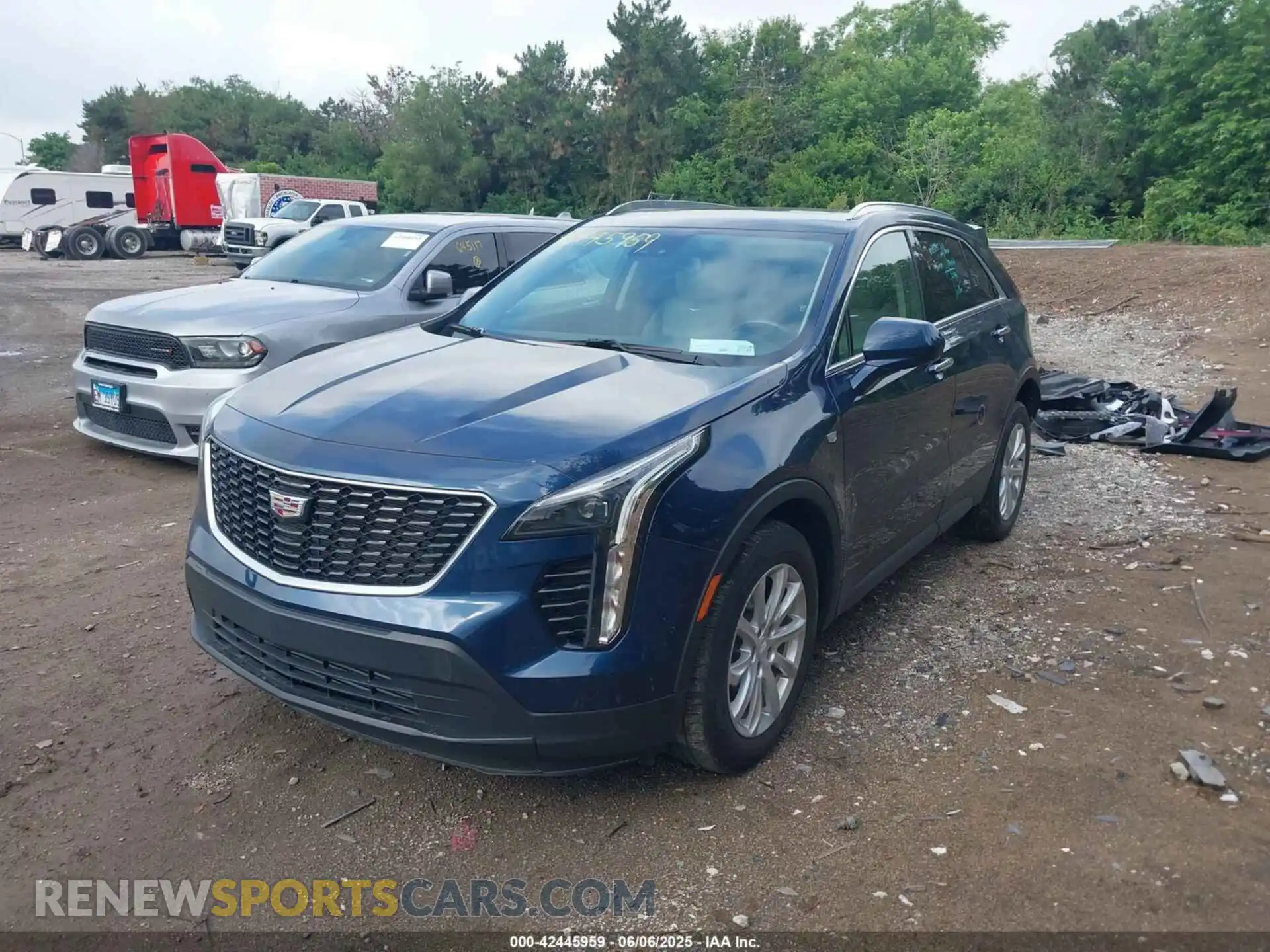2 fotografías del automóvil dañado 1GYAZAR49MF022498 CADILLAC XT4 2021