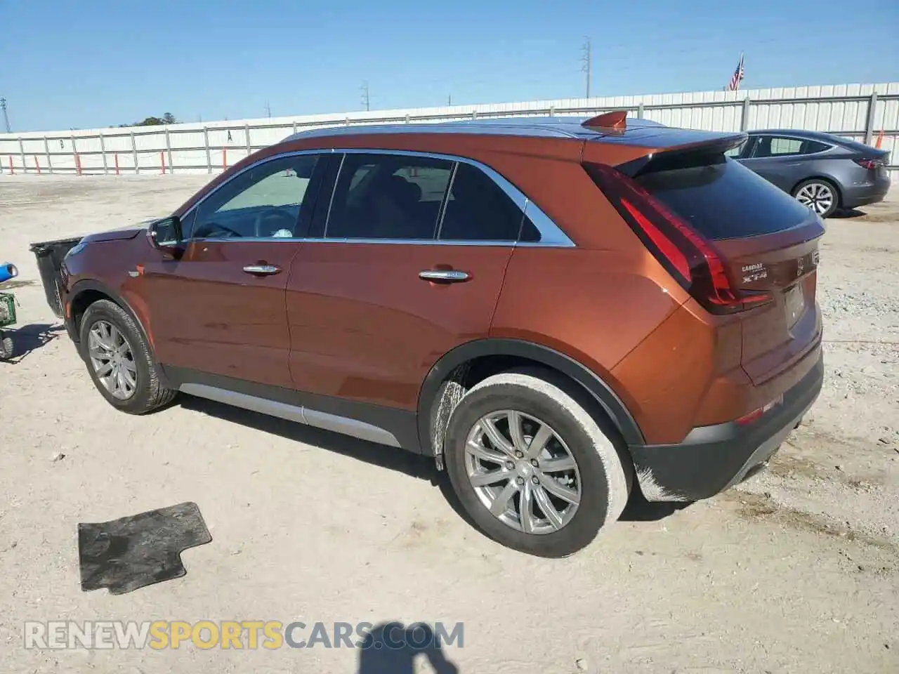 2 Photograph of a damaged car 1GYFZCR46MF076066 CADILLAC XT4 2021