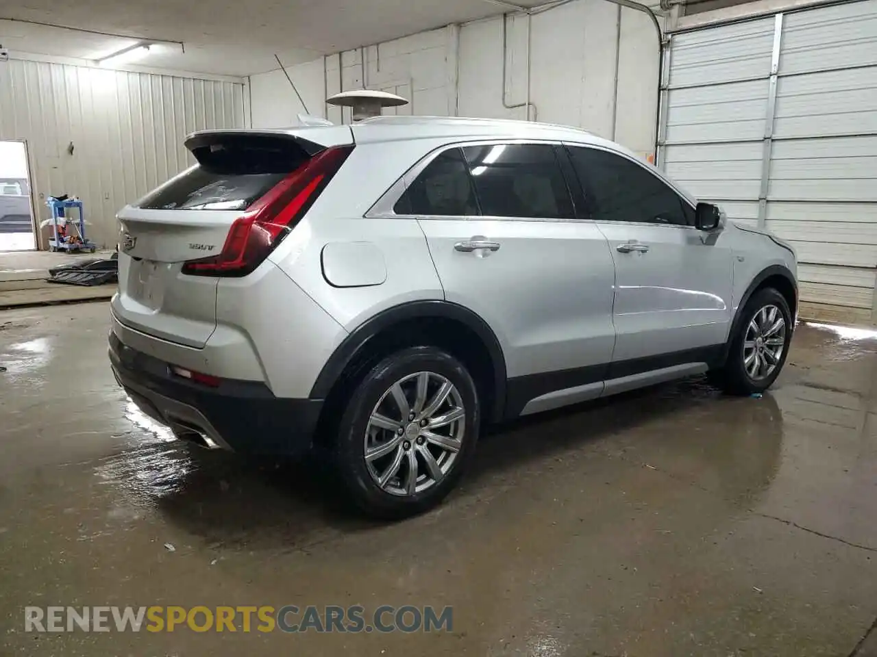 3 Photograph of a damaged car 1GYFZDR4XMF067733 CADILLAC XT4 2021