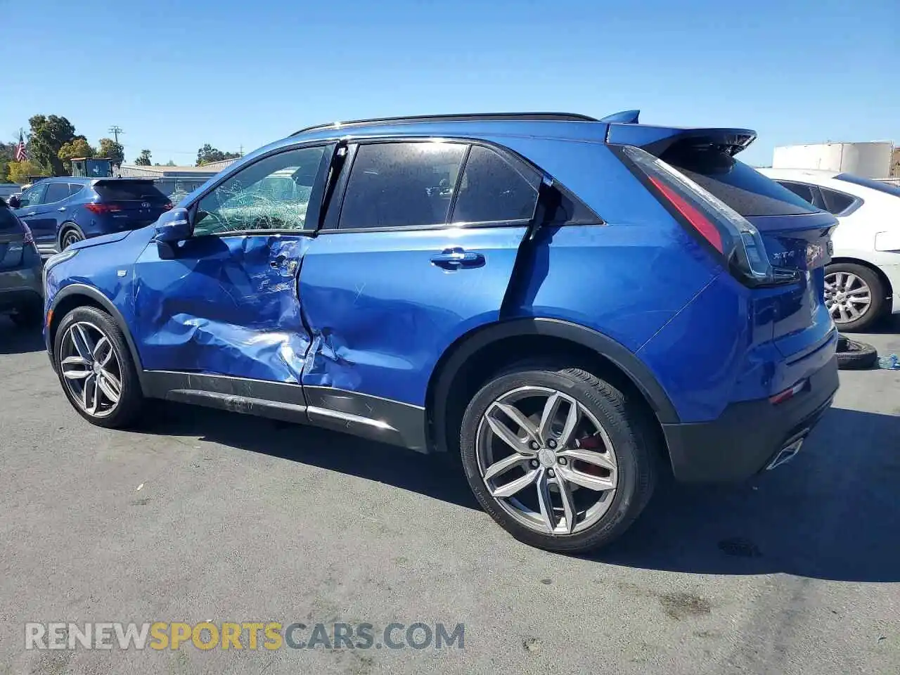 2 Photograph of a damaged car 1GYFZER43MF074948 CADILLAC XT4 2021