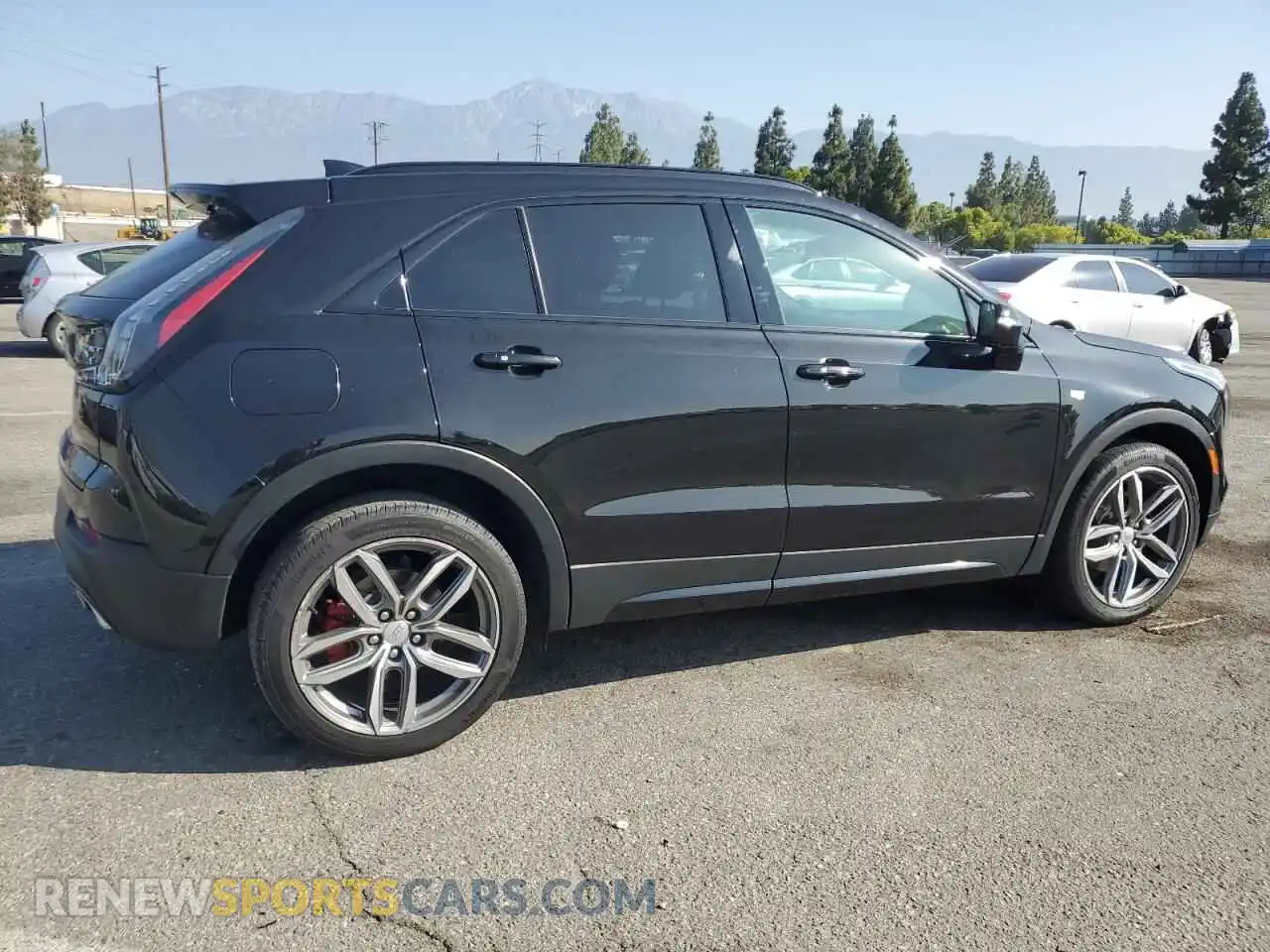 3 Фотография поврежденного автомобиля 1GYFZER4XMF072789 CADILLAC XT4 2021