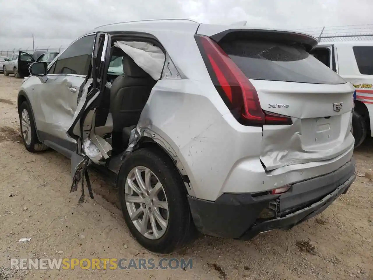 2 Photograph of a damaged car 1GYAZAR44NF106701 CADILLAC XT4 2022