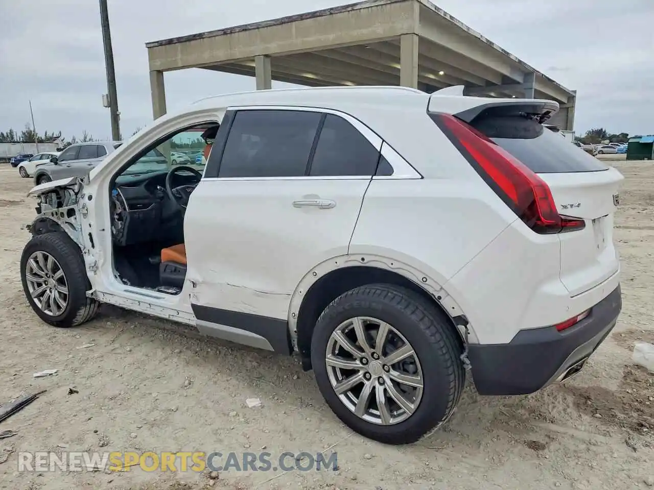 2 Photograph of a damaged car 1GYFZCR44NF154006 CADILLAC XT4 2022