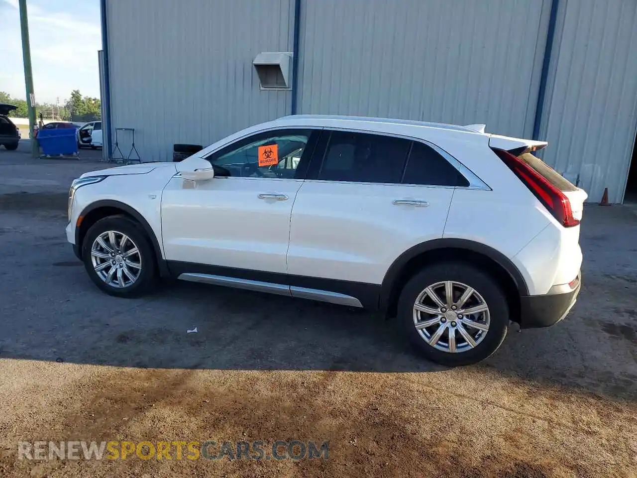 2 fotografías del automóvil dañado 1GYFZCR43PF105883 CADILLAC XT4 2023