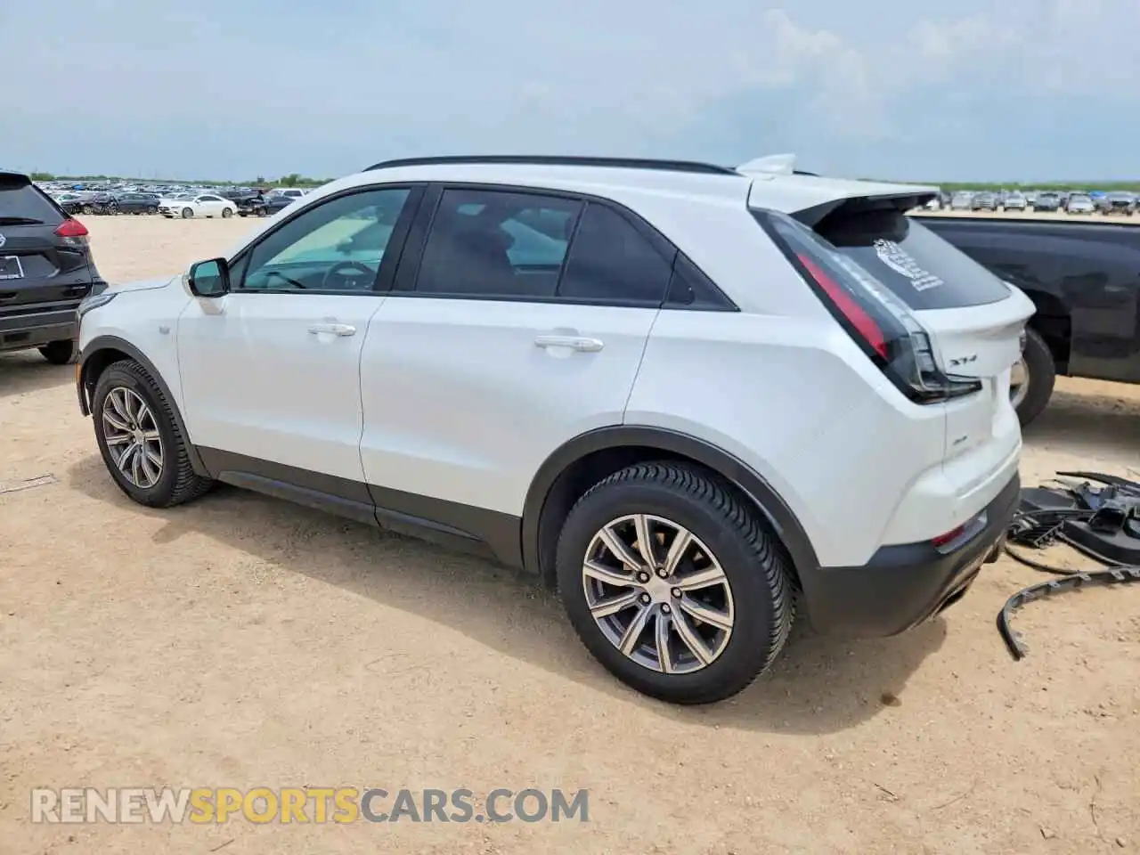 2 fotografías del automóvil dañado 1GYFZFR48PF141215 CADILLAC XT4 2023