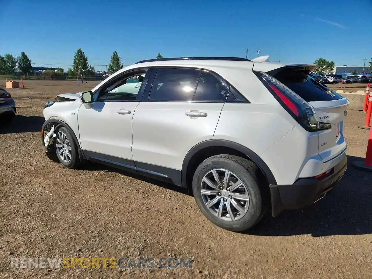 2 fotografías del automóvil dañado 1GYFZFR4XPF106806 CADILLAC XT4 2023