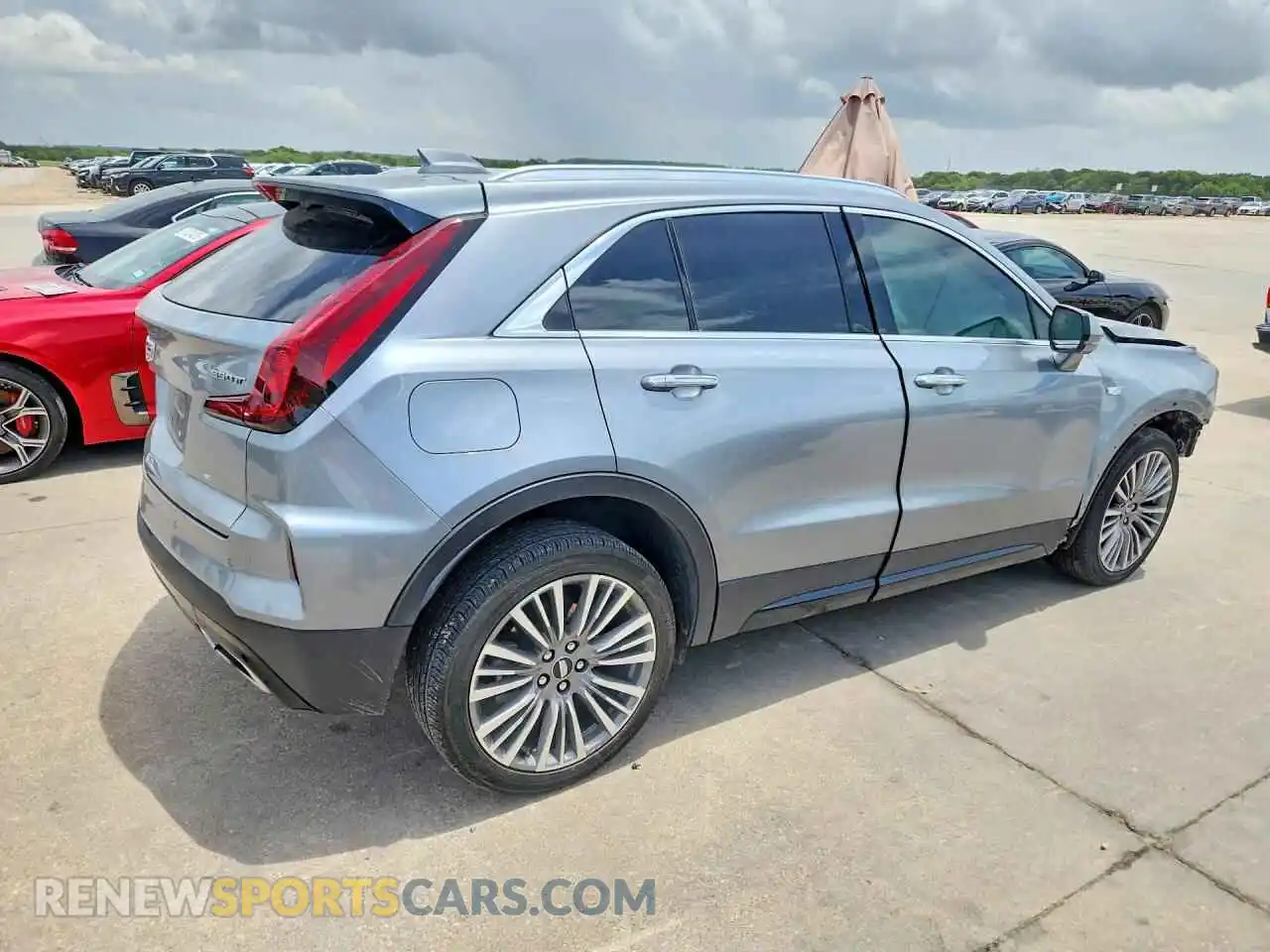 3 fotografías del automóvil dañado 1GYFZCR40SF155875 CADILLAC XT4 2025