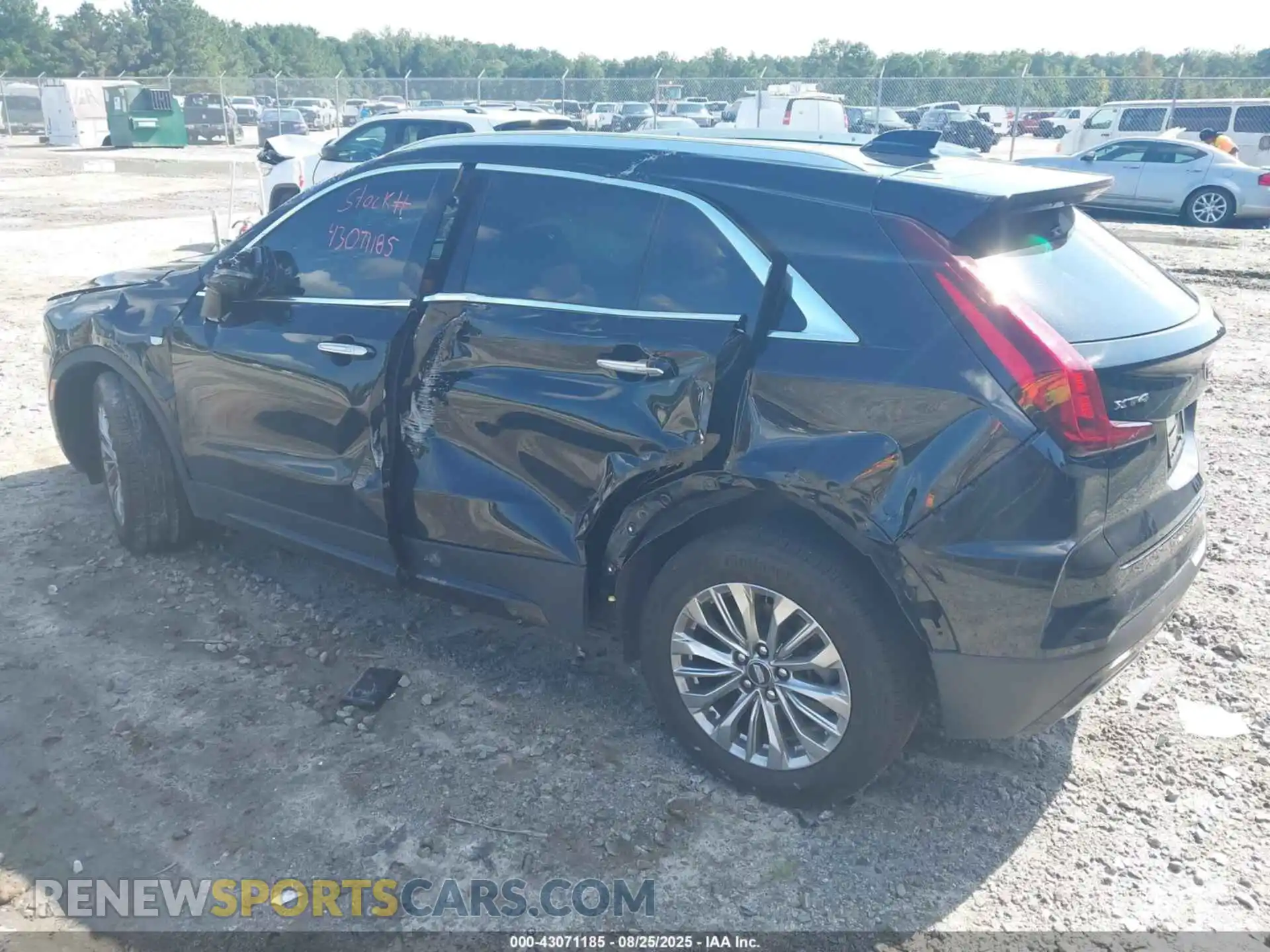 3 Фотография поврежденного автомобиля 1GYFZCR45SF106297 CADILLAC XT4 2025