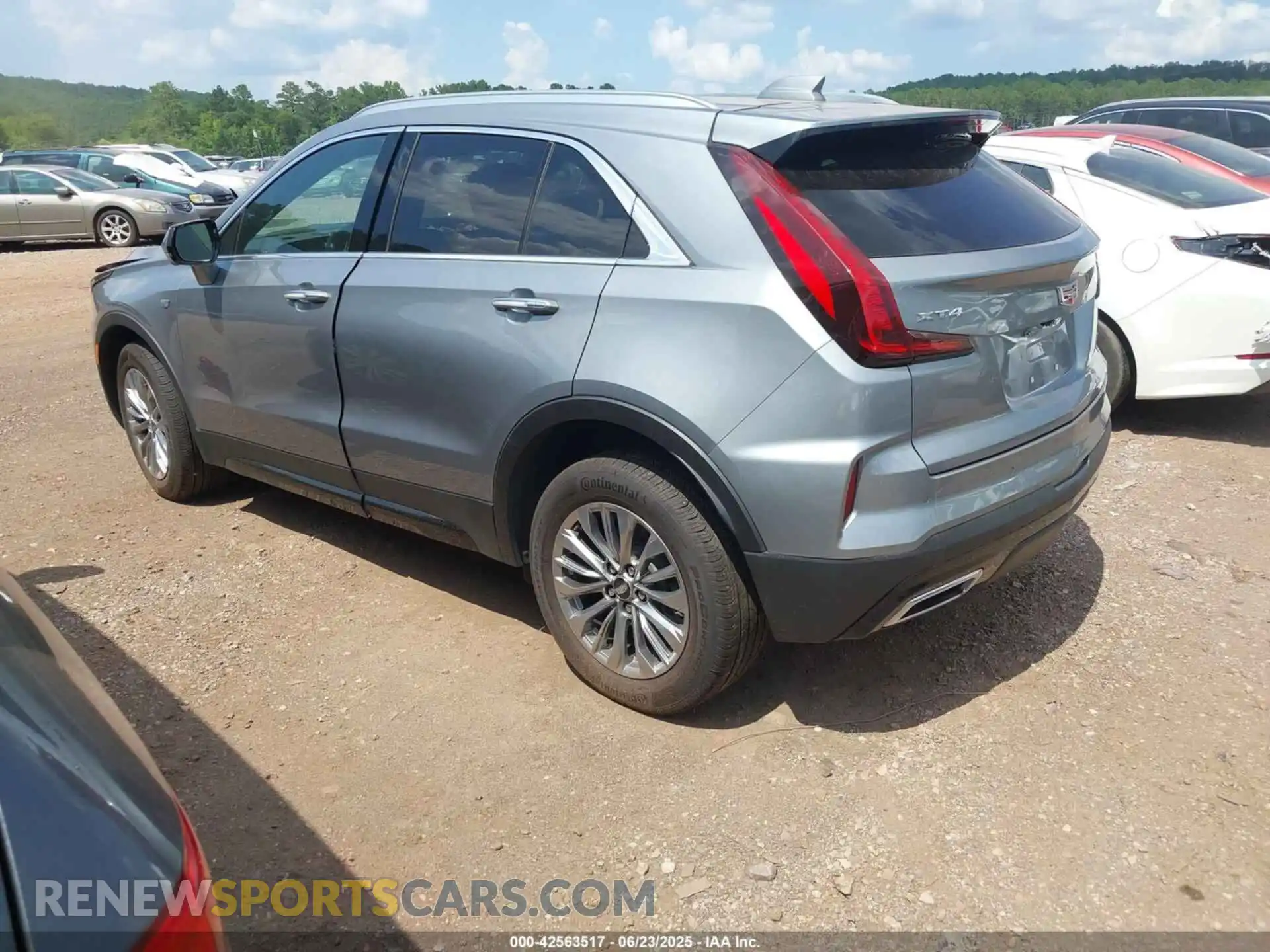 3 Фотография поврежденного автомобиля 1GYFZCR45SF128039 CADILLAC XT4 2025