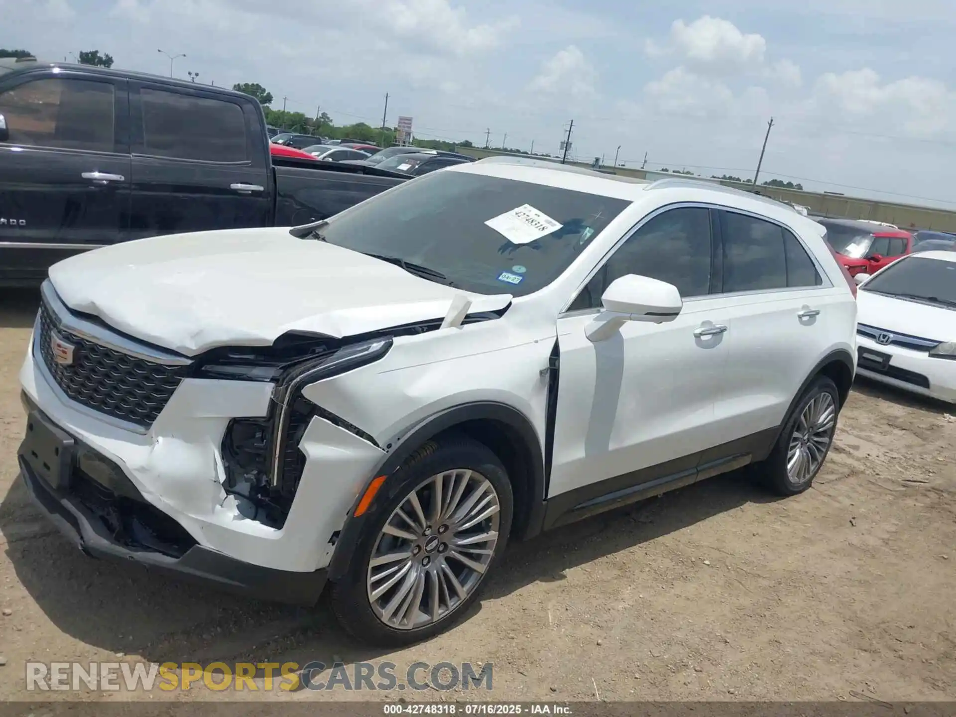 2 Фотография поврежденного автомобиля 1GYFZCR46SF126297 CADILLAC XT4 2025