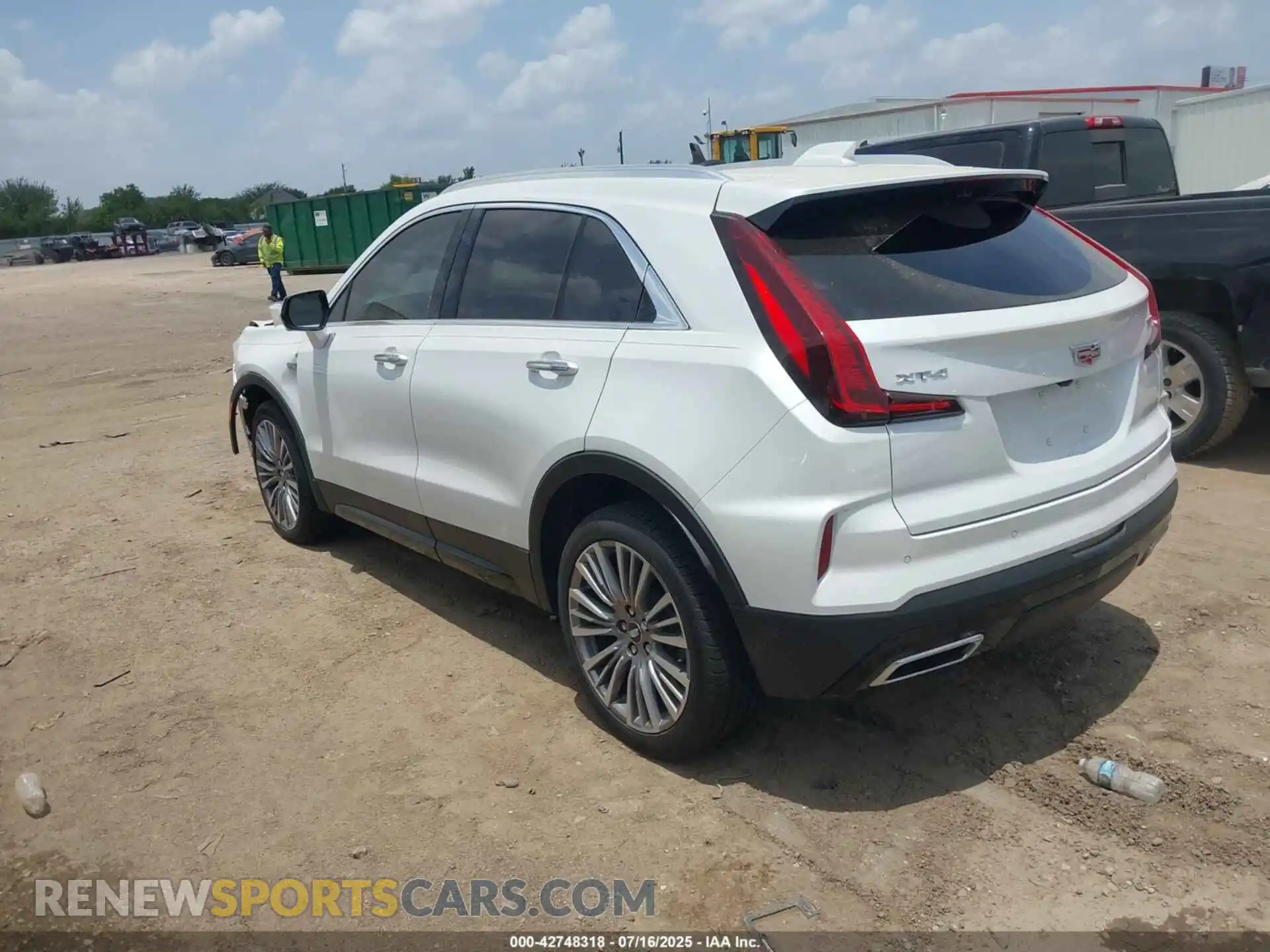 3 Фотография поврежденного автомобиля 1GYFZCR46SF126297 CADILLAC XT4 2025