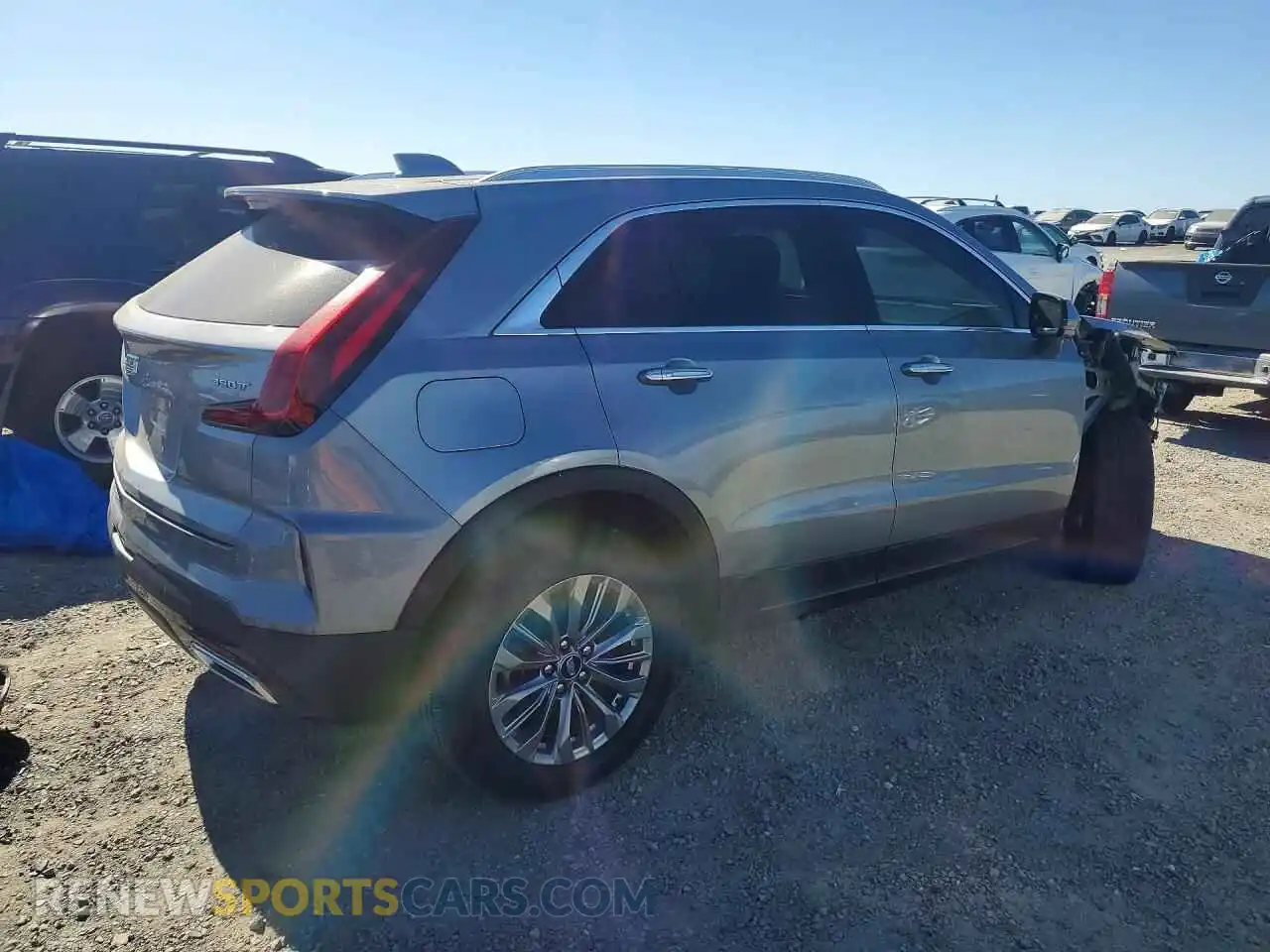 3 Фотография поврежденного автомобиля 1GYFZCR48SF138578 CADILLAC XT4 2025