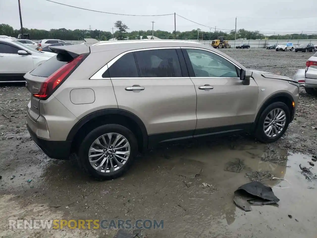 3 Фотография поврежденного автомобиля 1GYFZDR40SF119500 CADILLAC XT4 2025