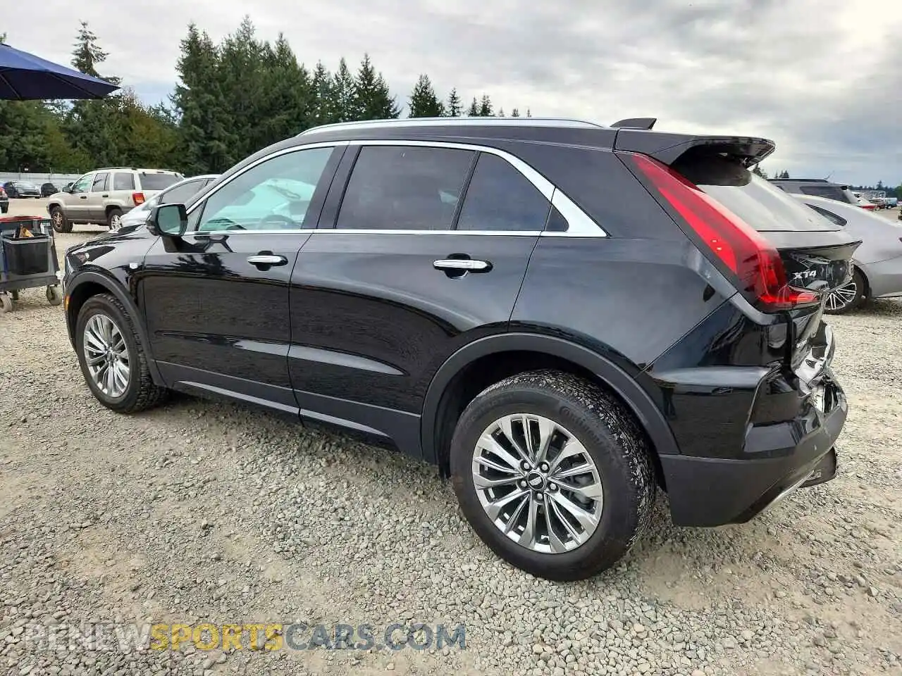 2 fotografías del automóvil dañado 1GYFZDR44SF132251 CADILLAC XT4 2025