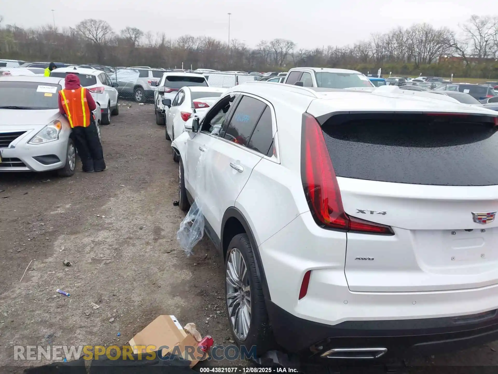 3 Фотография поврежденного автомобиля 1GYFZDR48SF133290 CADILLAC XT4 2025
