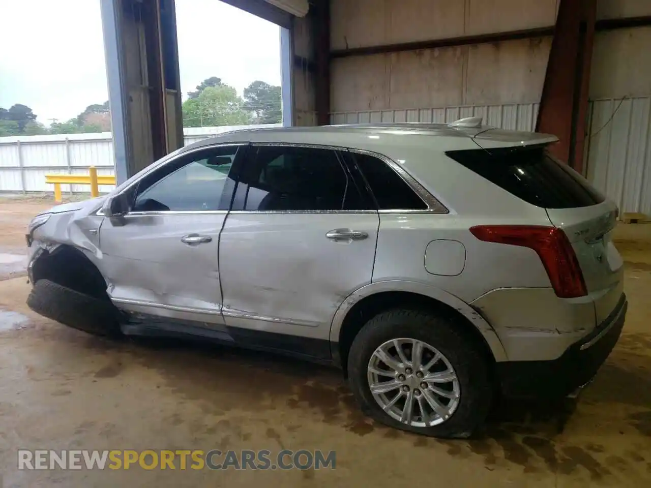 2 Photograph of a damaged car 1GYKNARS1KZ231504 CADILLAC XT5 2019