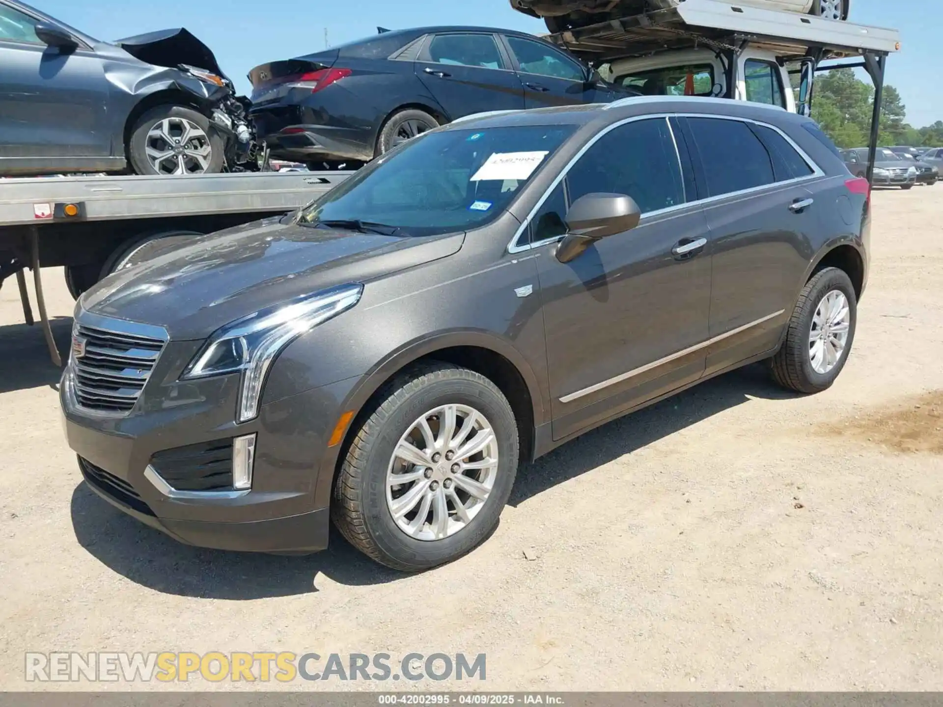 2 Photograph of a damaged car 1GYKNARS1KZ235083 CADILLAC XT5 2019