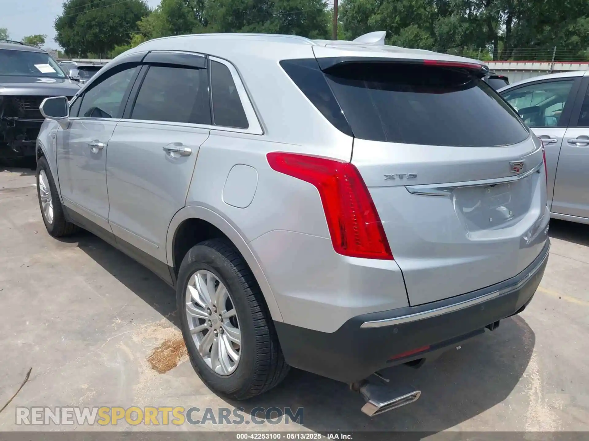 3 Photograph of a damaged car 1GYKNARS1KZ235391 CADILLAC XT5 2019