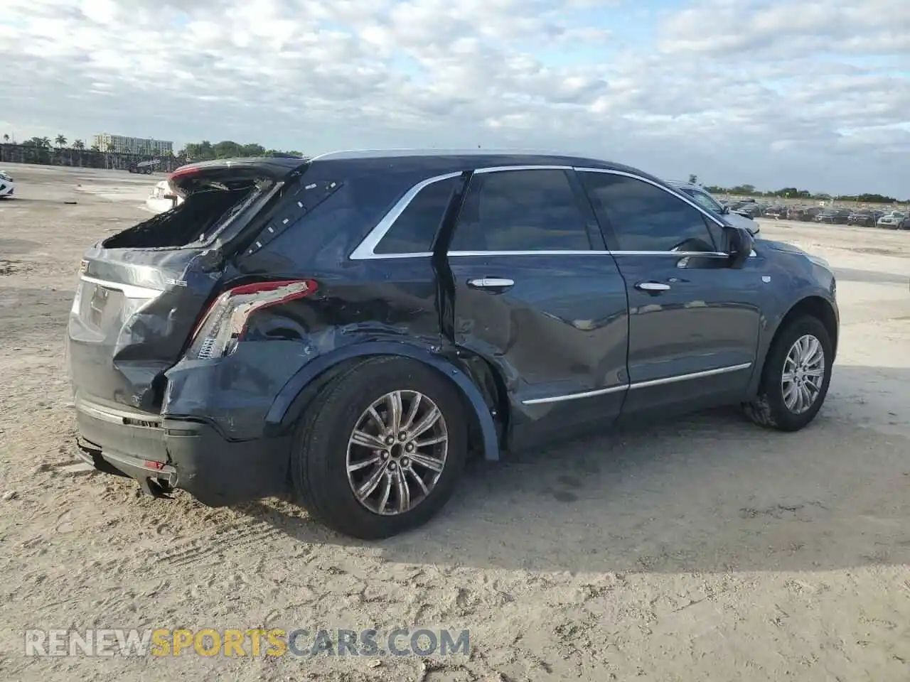 3 Photograph of a damaged car 1GYKNARS6KZ100245 CADILLAC XT5 2019