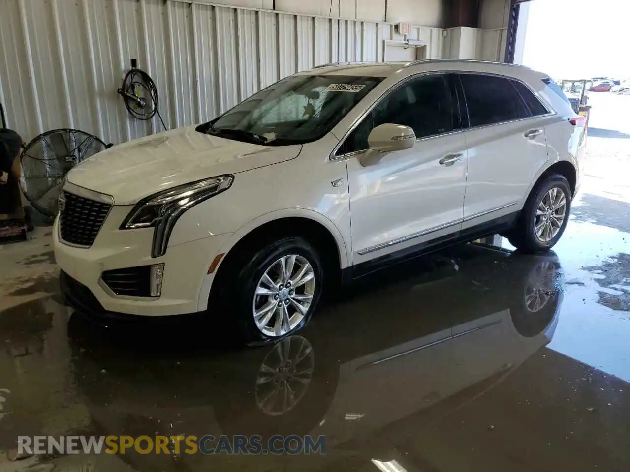 1 Photograph of a damaged car 1GYKNAR45LZ232416 CADILLAC XT5 2020