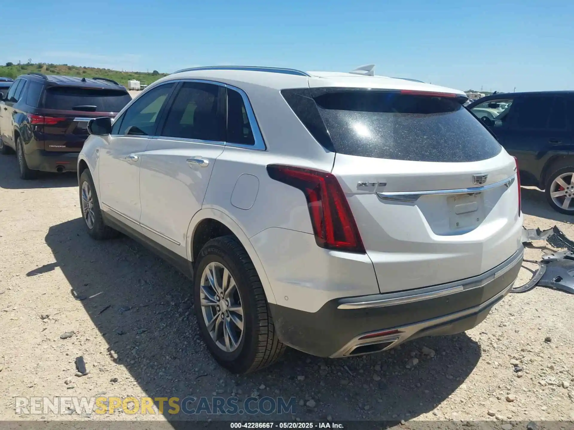 3 Photograph of a damaged car 1GYKNCRS1MZ129036 CADILLAC XT5 2021