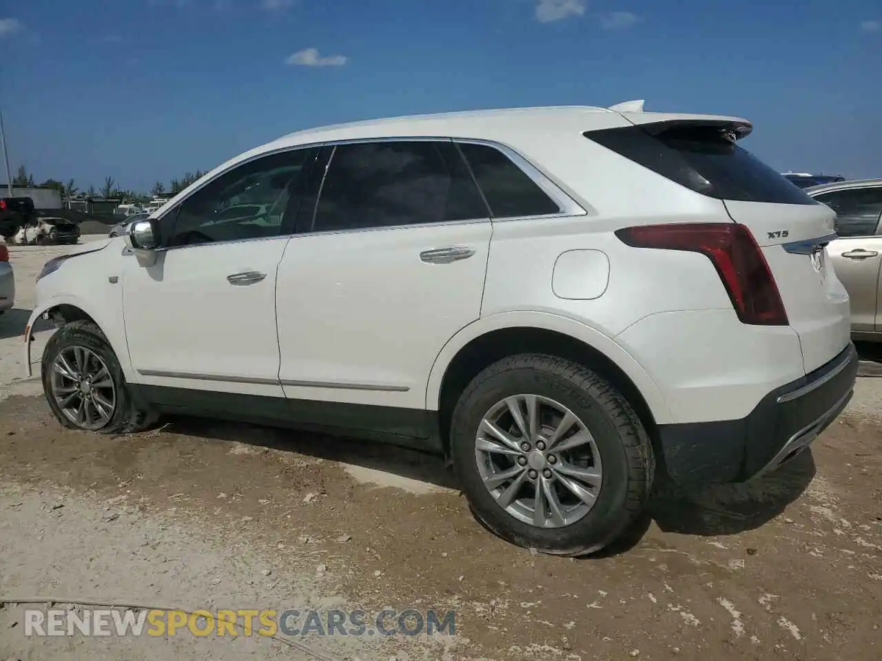 2 Photograph of a damaged car 1GYKNCRS7MZ115531 CADILLAC XT5 2021