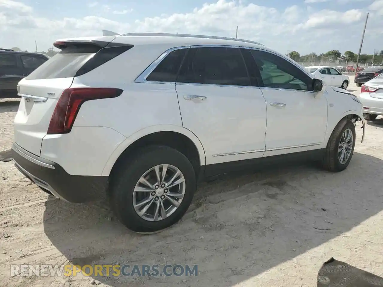 3 Photograph of a damaged car 1GYKNCRS7MZ115531 CADILLAC XT5 2021